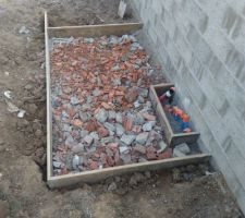 Préparation de la dalle pour le local technique de la piscine (made by mon homme )