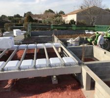 Pose du plancher : poutelles et hourdis KP1