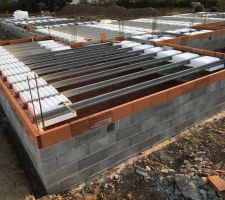 Pose du plancher : poutelles et hourdis KP1