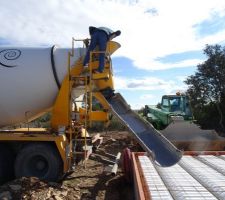Coulage de la dalle (Entreprise Martins Lunel et Uni B&eacute;ton)