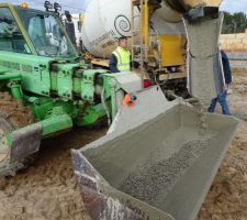 Coulage de la dalle (Entreprise Martins Lunel et Uni B&eacute;ton)