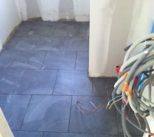 10 septembre : carrelage cellier