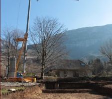 Terrassement jour 3, la grue est prête !
