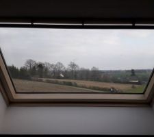 La vue d'une des chambres, il y a pire...

Pendant ce temps, les chapes sèchent.