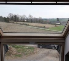La vue depuis la deuxième chambre...

Pendant ce temps, les chapes sèchent.