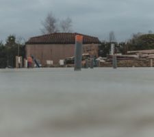 Tuyau PVC coulé dans la dalle