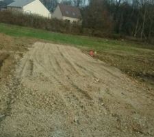 Chemin d'acc&egrave;s, fraichement fait.
