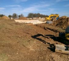 Le futur chemin pi&eacute;tons!
&Ccedil;a avance vite ?