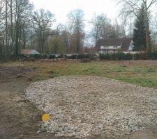 Terrain avec acc&egrave;s chantier avant travaux