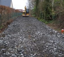 Terrassement chemin d'acc&egrave;s.