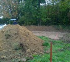 La construction commence!!!! les ma&ccedil;ons sont &agrave; pied d'oeuvre