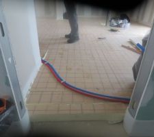 Isolation avant chape et carrelage