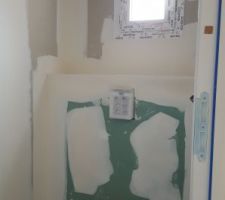 Wc suspendu cot&eacute; pi&egrave;ces &agrave; vivre