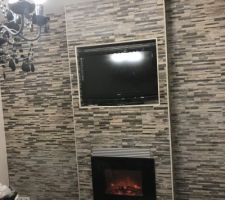 Mur de la chambre face au lit