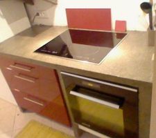 Vernis , reste fa&iuml;ence , plinthes dessous de four