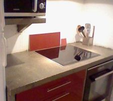 Vernis , reste fa&iuml;ence , plinthes dessous de four