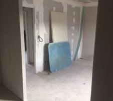 Chambre parentale vu du dressing