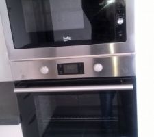 Cuisine vue sur la colonne four + four micro onde grill (2)
