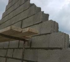 Les parpaings pour le toit