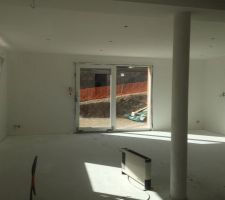 Les murs sont pratiquement prêt à être peint, quelle clarté.