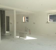 Les murs sont pratiquement prêt à être peint, quelle clarté.
