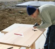 Reprise des trous apr&egrave;s d&eacute;coupe de la tablette.