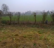 La vue sur les champs se d&eacute;gage