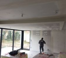 Installation du faux plafond du séjour