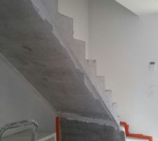 Escalier brut