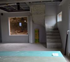 Pose du ferraillage et des cloisons... et du plafond
