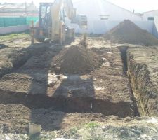 Le terrassement par le terrassier locale 1 bonne grosse matin&eacute;e