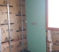 Pose des dernières plaques dans la SdB #2