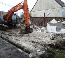 Démolition de la dalle du hangar