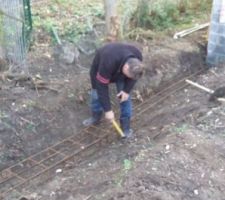 Montage du mur de soutènement en limite de propriété