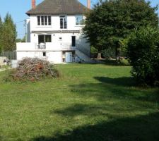 Voici le terrain avant la construction pour info il est issu d'une division