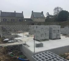 &eacute;l&eacute;vation des murs apr&egrave;s s&eacute;chage de la dalle un bon mois