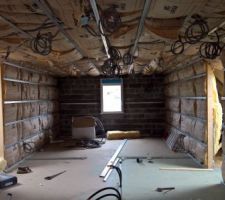 Isolation en cours &agrave; l'&eacute;tage cot&eacute; droit