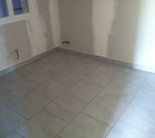 13 septembre : les plinthes sont pos&eacute;es dans la chambre d'en bas