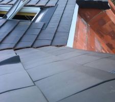 Ici on voit qu'il n'y a plus de coupes disgracieuses et que la dernière rangée de tuile qui rentre légèrement sous l'avant dernière.