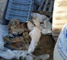 Pendant ce temps-là, ils ne nettoient pas derrière eux! Ça va être compliquer à rattraper tout ce bazar, une fois les travaux finis!