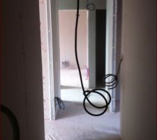 Cloisonnement de l'etage ( vue couloir)