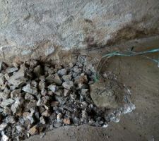Casse de la dalle béton du préau