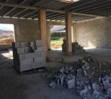 LES MACONS DOIVENT VENIR DEBUT DE SEMAINE POUR RETIRE LES GRAVATS