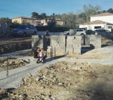 Ferraillage et coulage du béton pour les fondations
Parpaings livrés