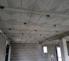 Pose des suspentes entre hourdis