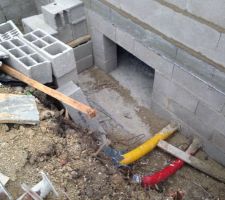 Entrée VS - cour anglaise à construire !