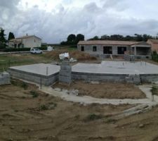 Dalle de la maison terminée. Plus que celles du garage et de la terrasse.