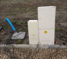 Coffrets + t&eacute;l&eacute;phone + adduction eau