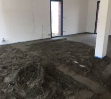 Coulage de la dalle de r&eacute;agr&eacute;age