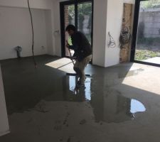 Coulage de la dalle de réagréage